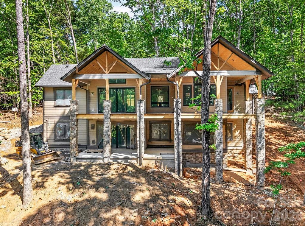 1024 Indian Cave Rd., Hendersonville, NC 28739