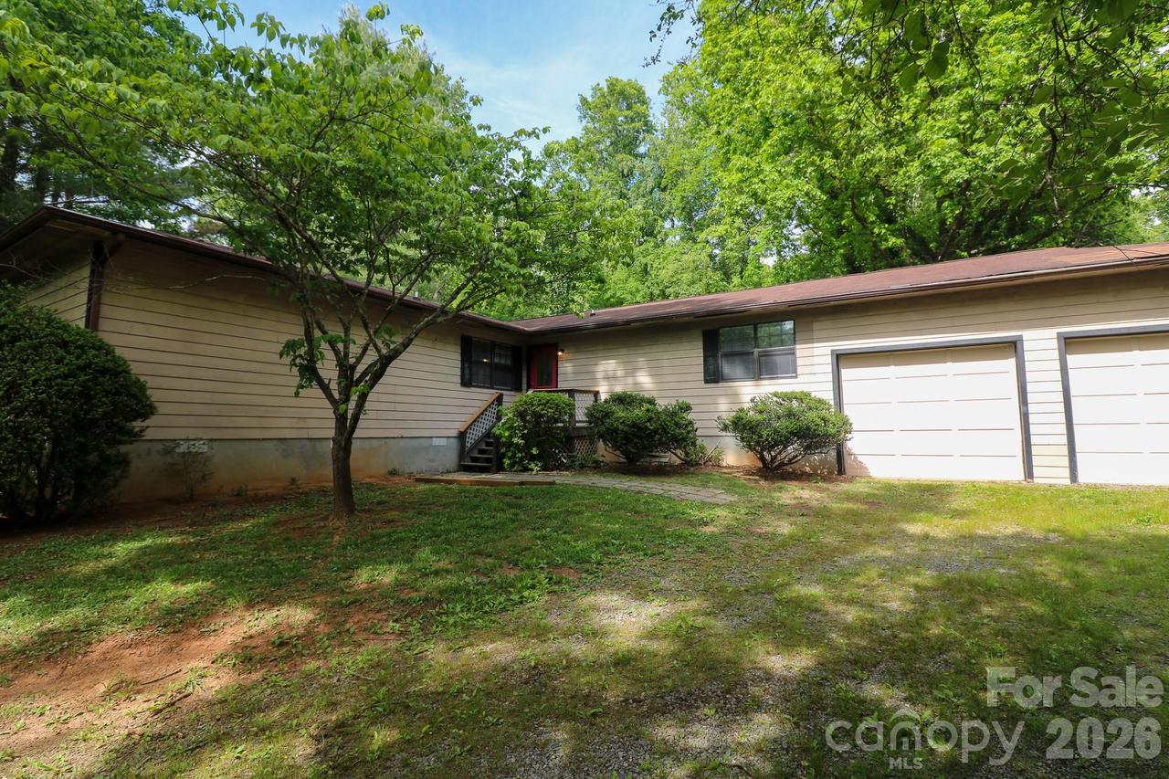 131 Upper Grassy Branch Rd., Asheville, NC 28805