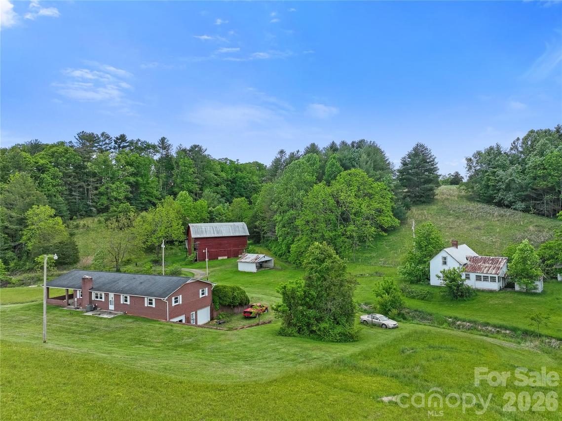 52 Will Smith Ln., Leicester, NC 28748