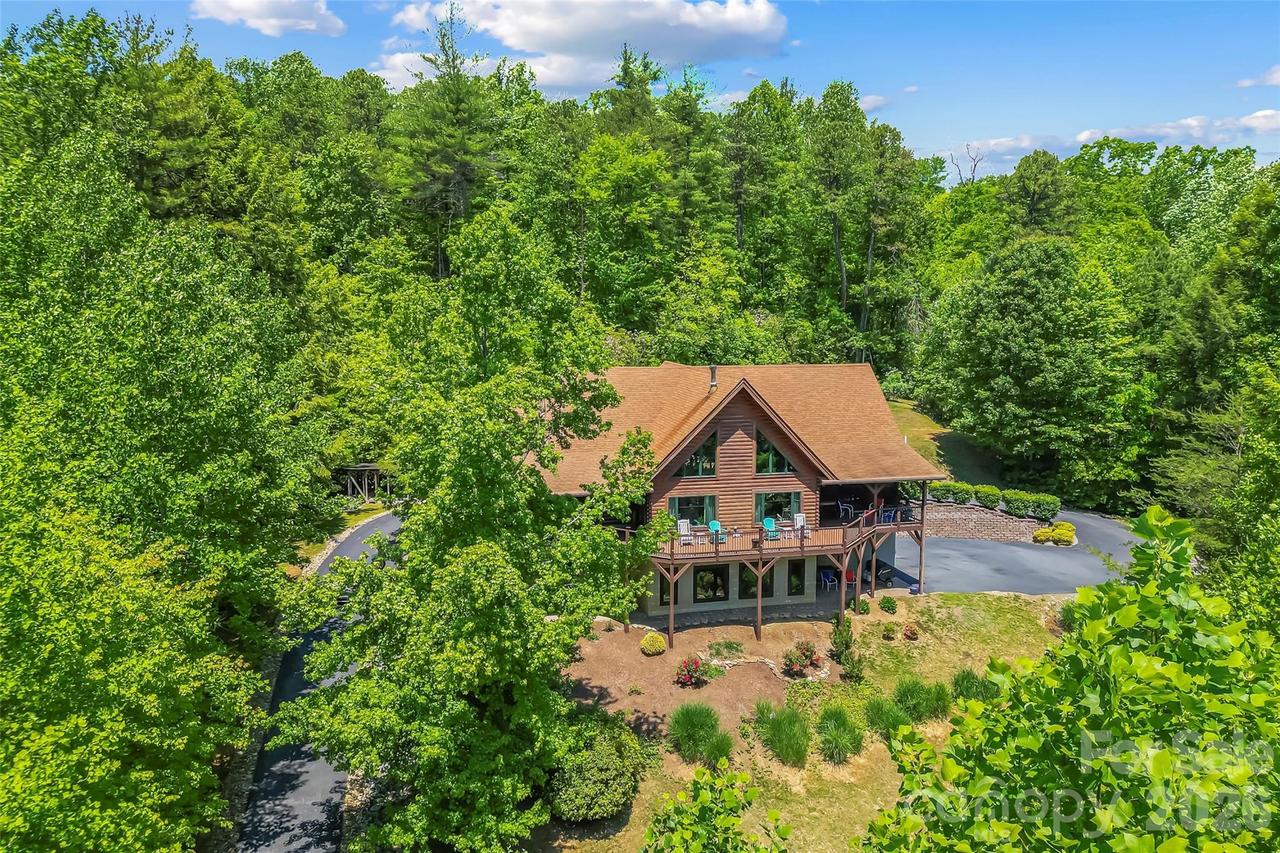 482 Gap Creek Rd., Zirconia, NC 28790
