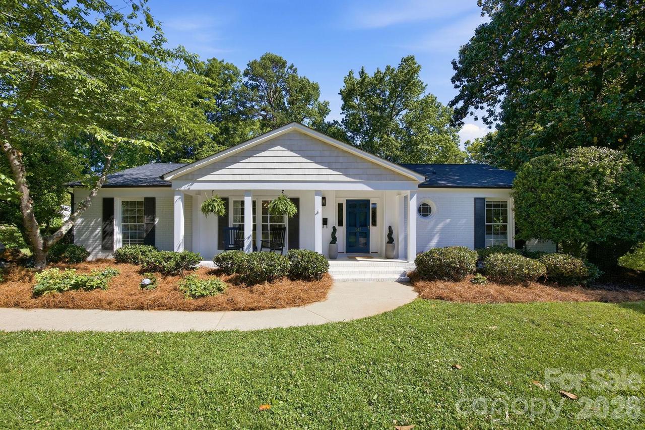 1123 Cheddington Dr., Charlotte, NC 28211