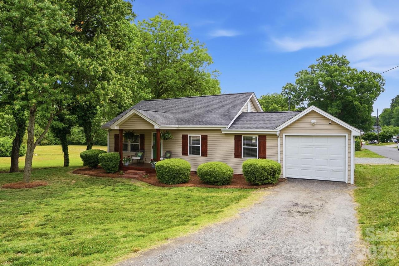 215 W Dallas Rd., Stanley, NC 28164