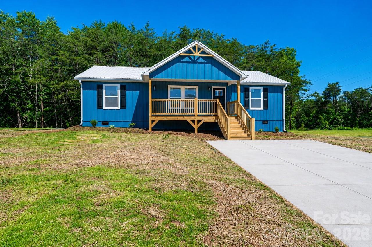 2020 Bailey Dr., Hickory, NC 28601