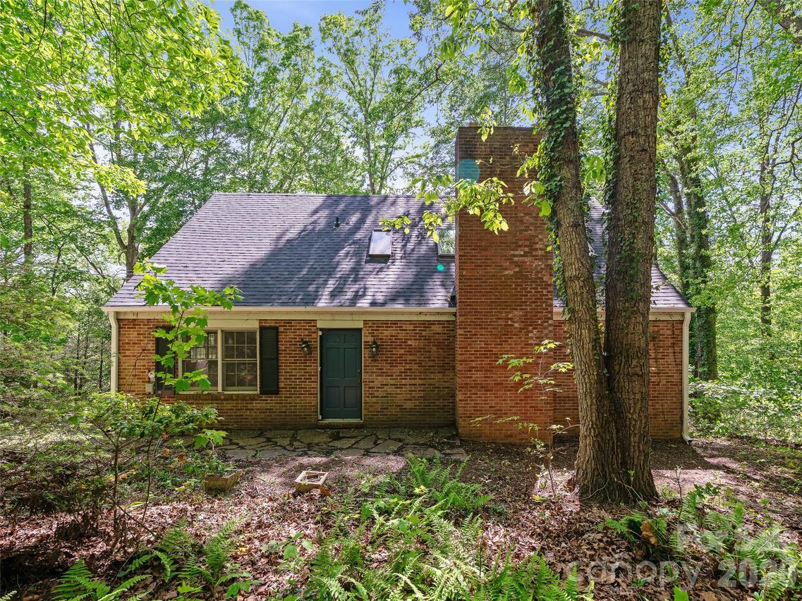 639 Hunter St., Burnsville, NC 28714