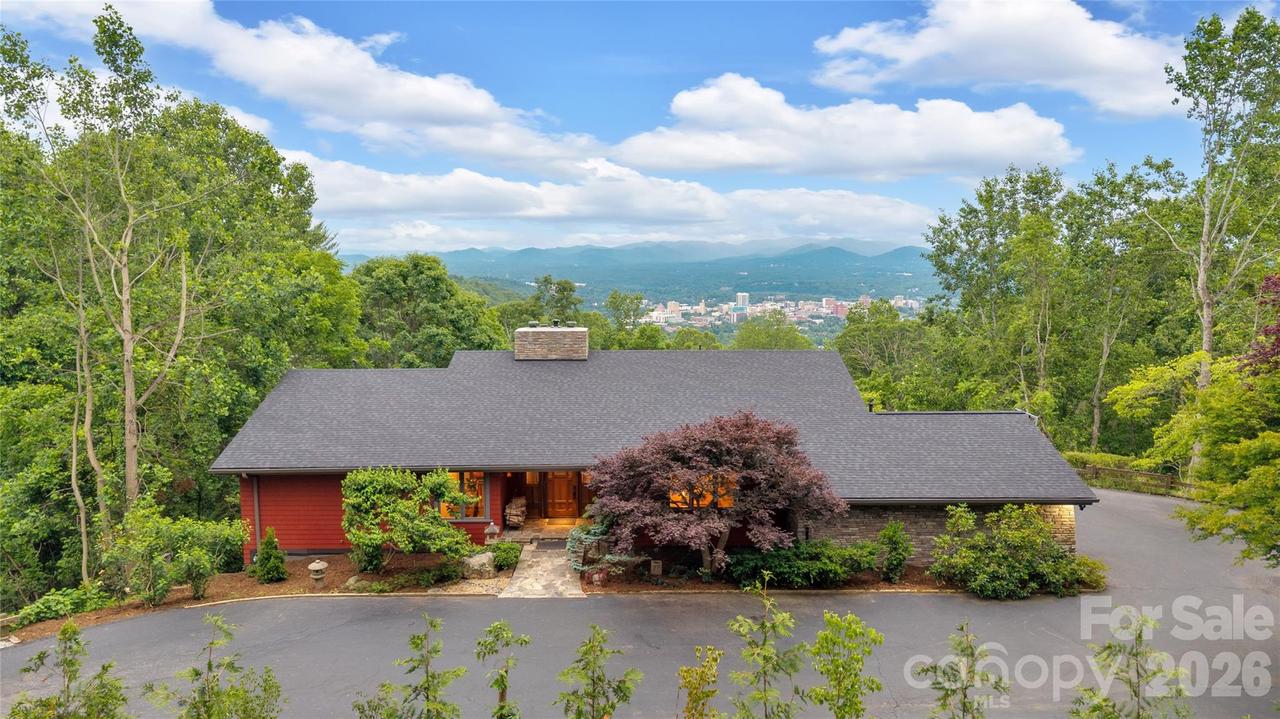 24 Westhaven Dr., Asheville, NC 28804