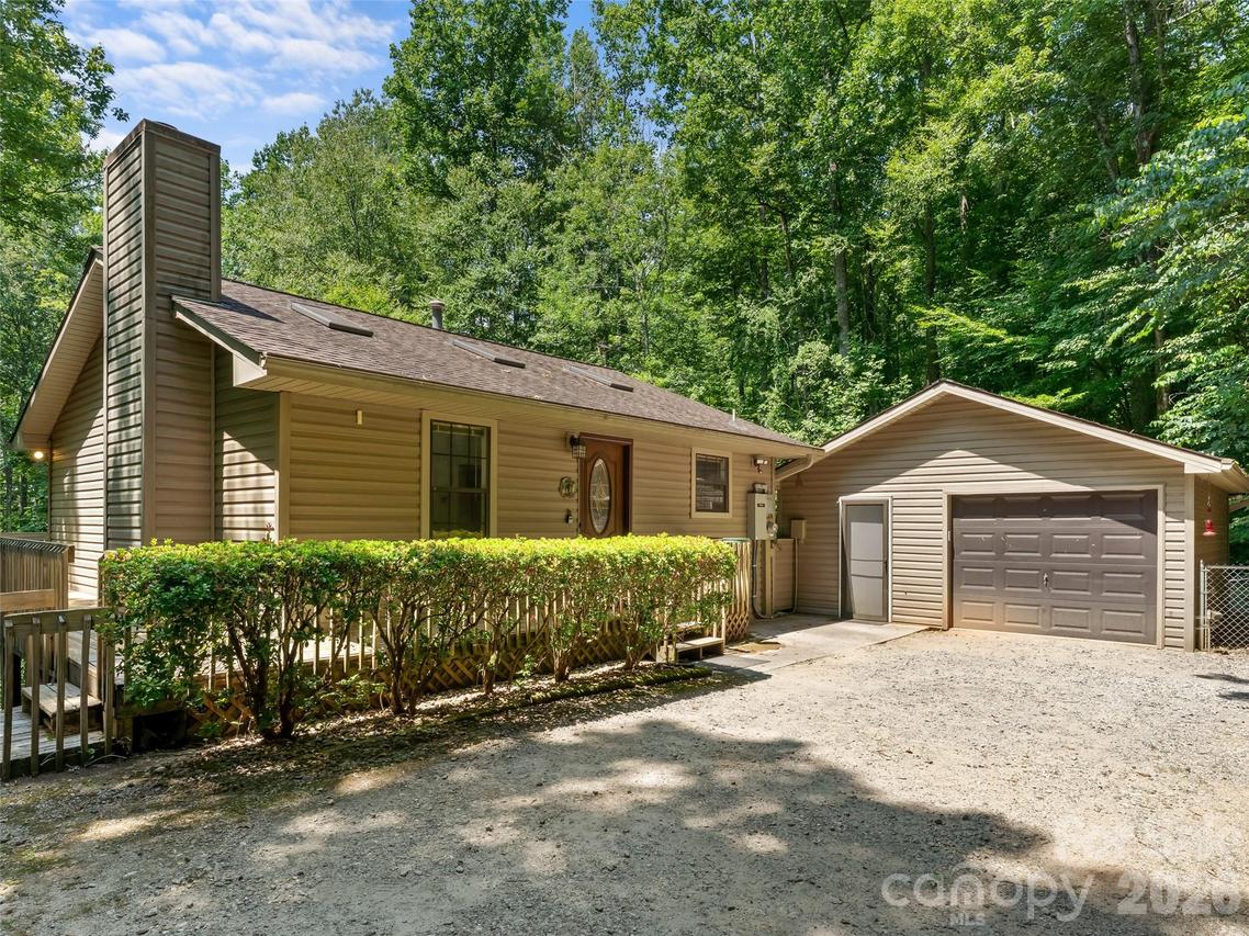 323 Burrell Mountain Rd., Brevard, NC 28712