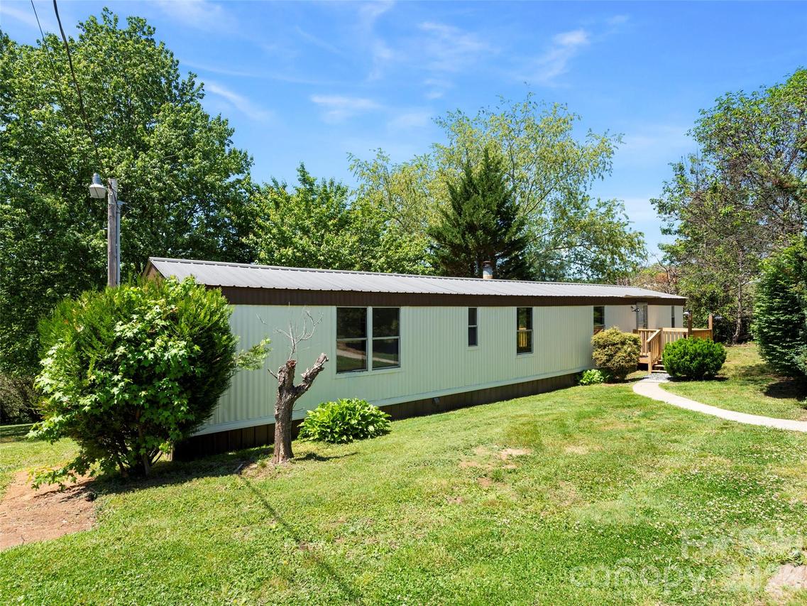 32 Noland Hills Dr., Leicester, NC 28748