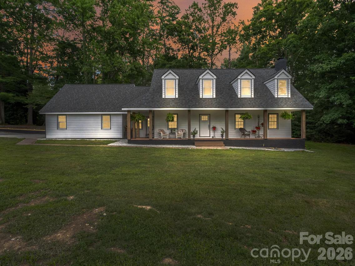 213 Raintree Dr., Hendersonville, NC 28791