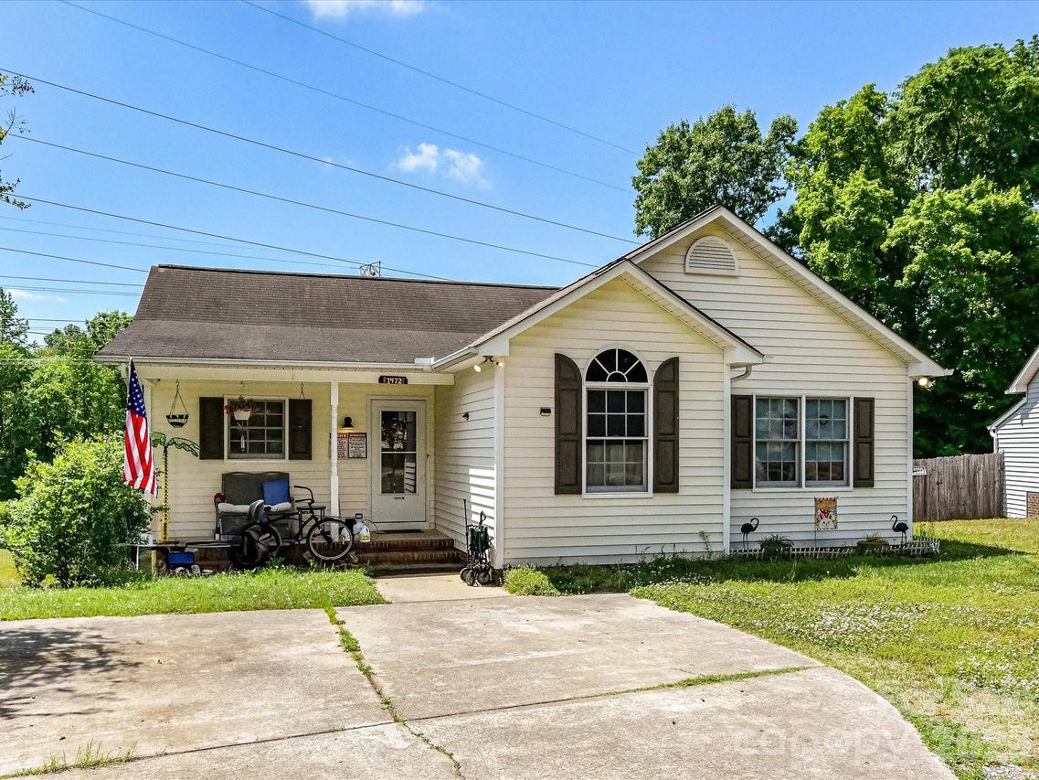 1472 Ridgewood Dr., Concord, NC 28027