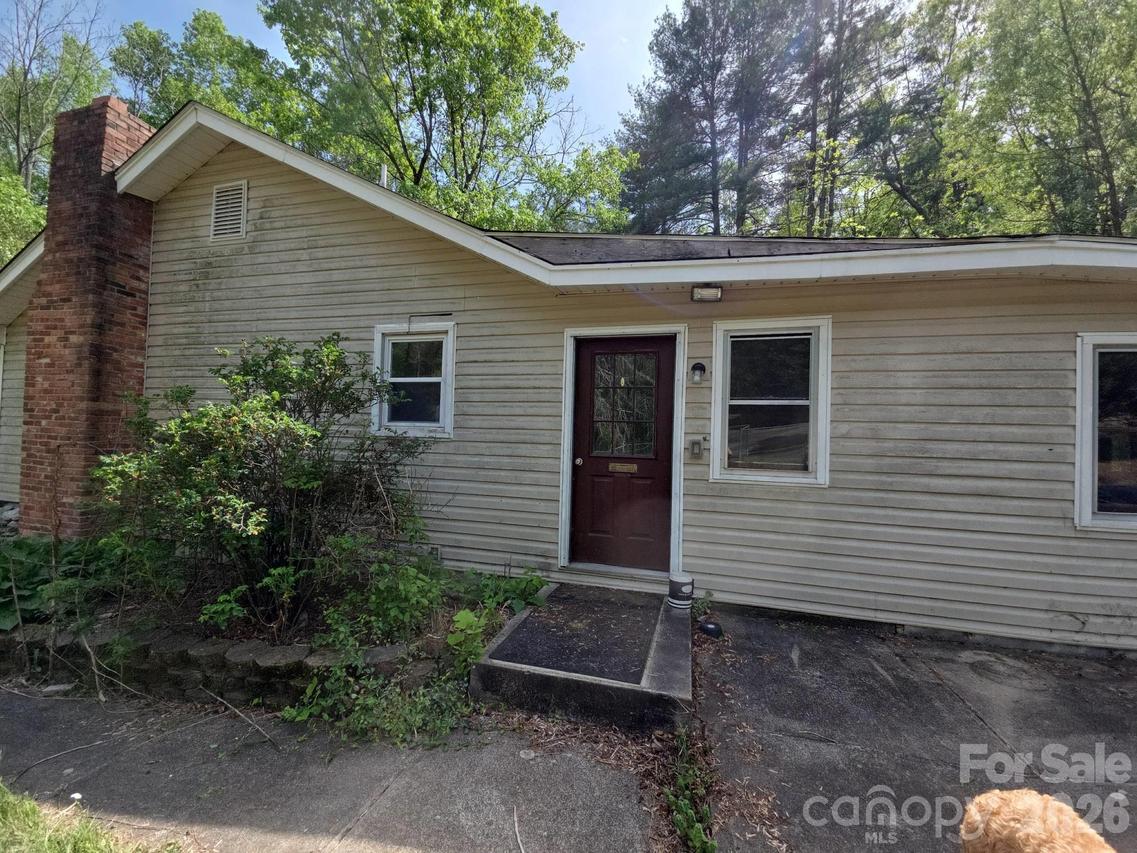 208 Mckinnish Cove Rd., Asheville, NC 28806