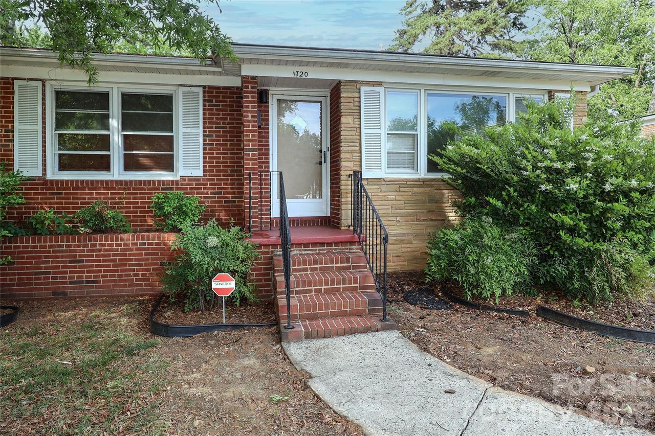 1720 Miles Ct., Charlotte, NC 28216