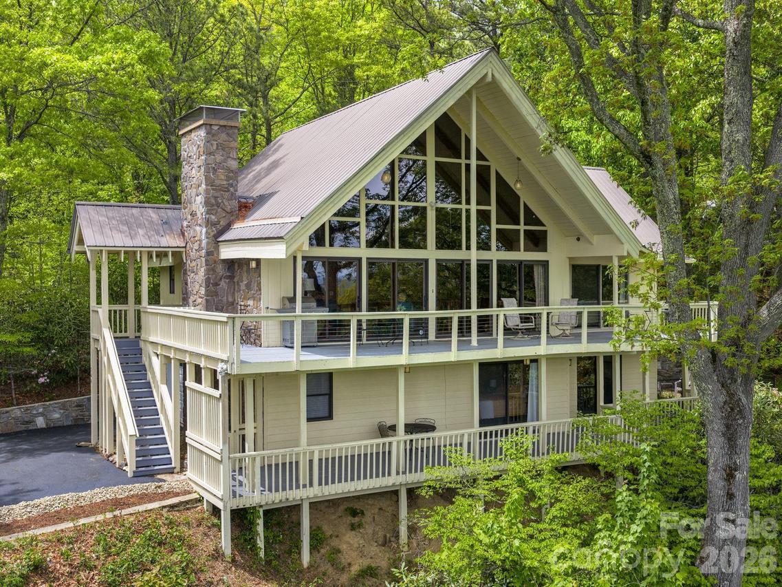 744 Laurel Ridge Rd., Maggie Valley, NC 28751