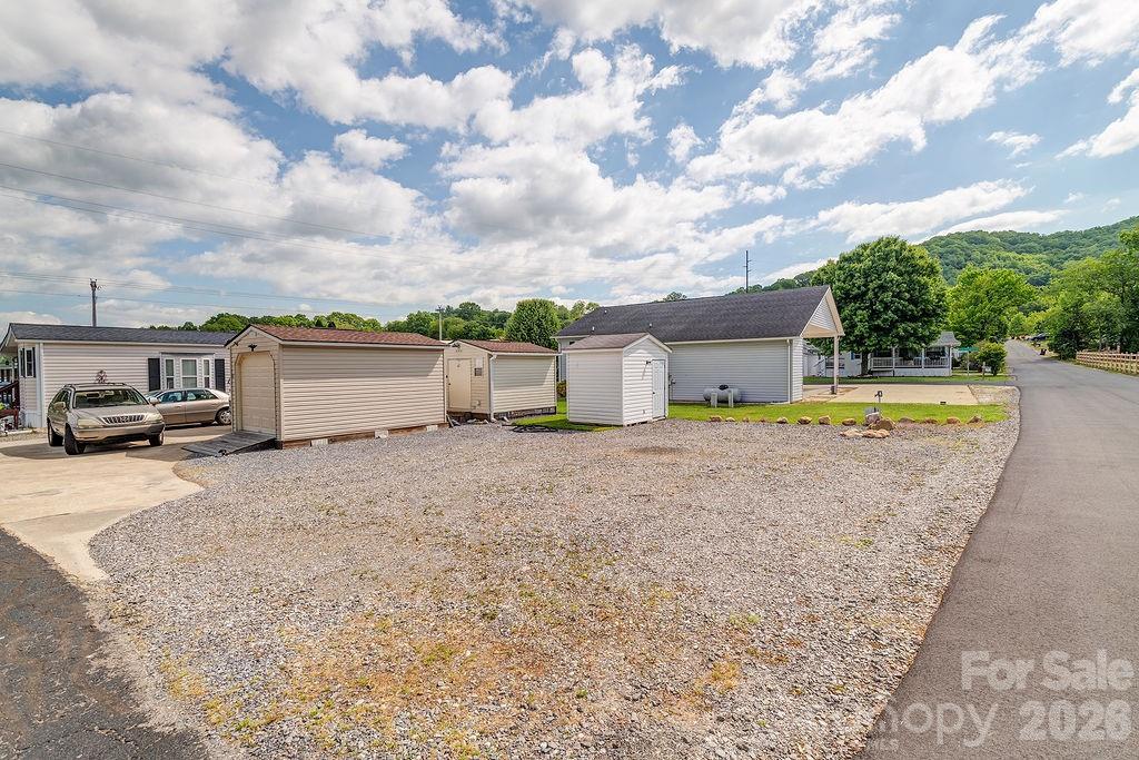 73 Polka Ln., Waynesville, NC 28785