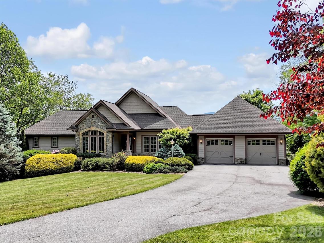 149 Cardinal Ln., Waynesville, NC 28786