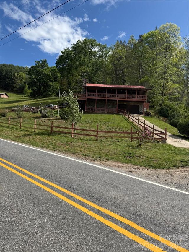 7 Noland Dr., Clyde, NC 28721