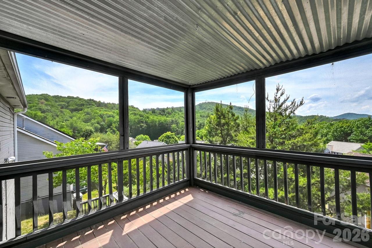 85 Rotunda Cir., Asheville, NC 28806