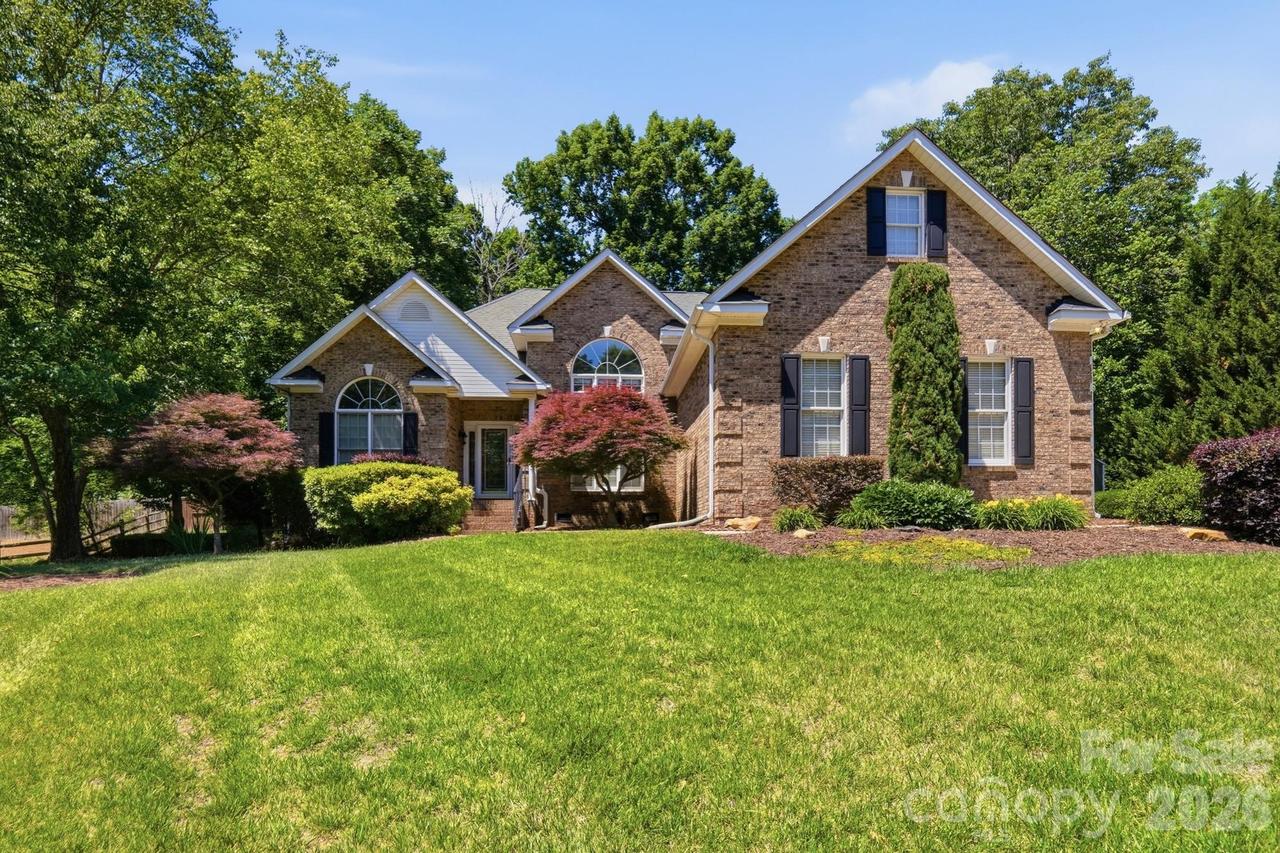2640 Willowbrook Dr., Matthews, NC 28104