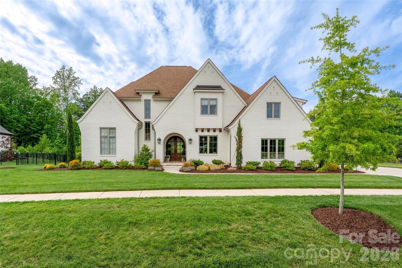 10201 Laurier Ln., Huntersville, NC 28078