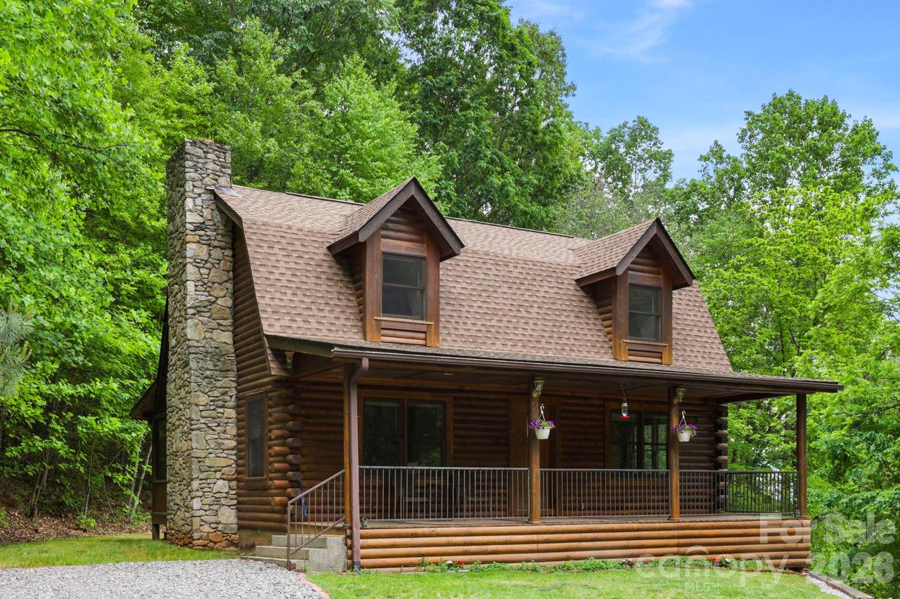 5 Rustic Ridge Dr., Candler, NC 28715
