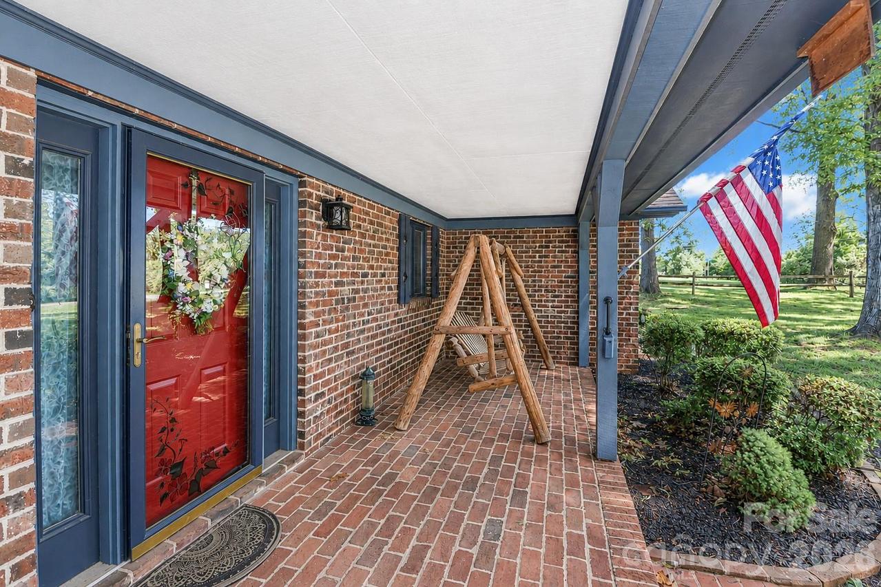 156 Monte Vista Rd., Statesville, NC 28625