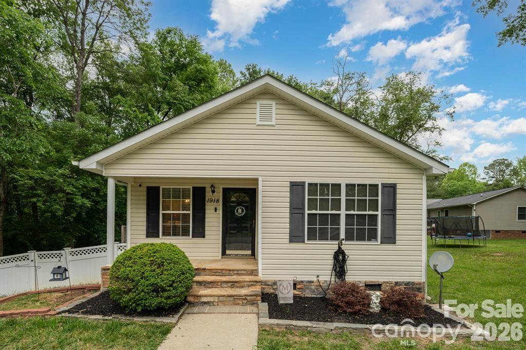 1918 W 5th Ave., Gastonia, NC 28052