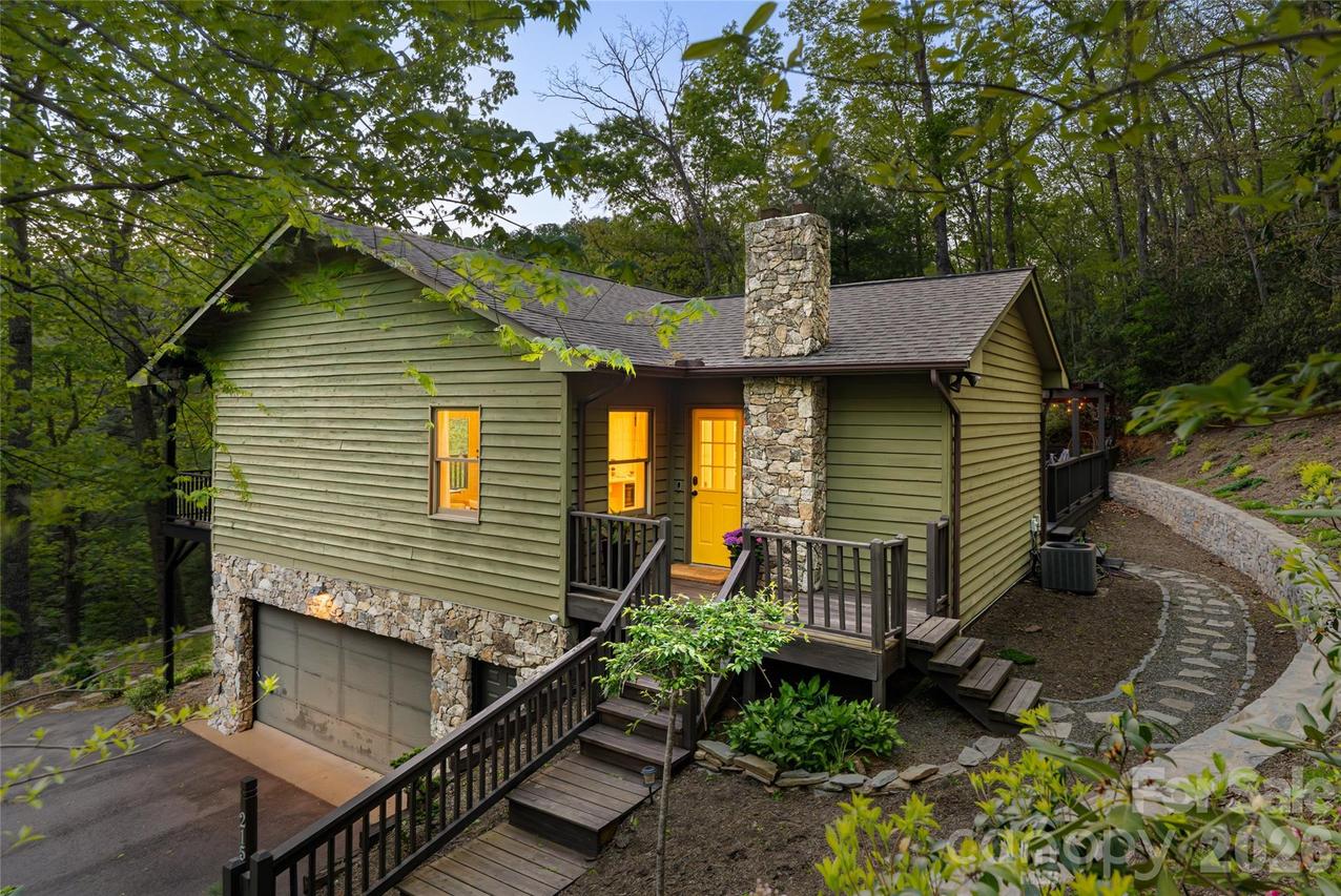2159 North Fork Right Fork Rd., Black Mountain, NC 28711