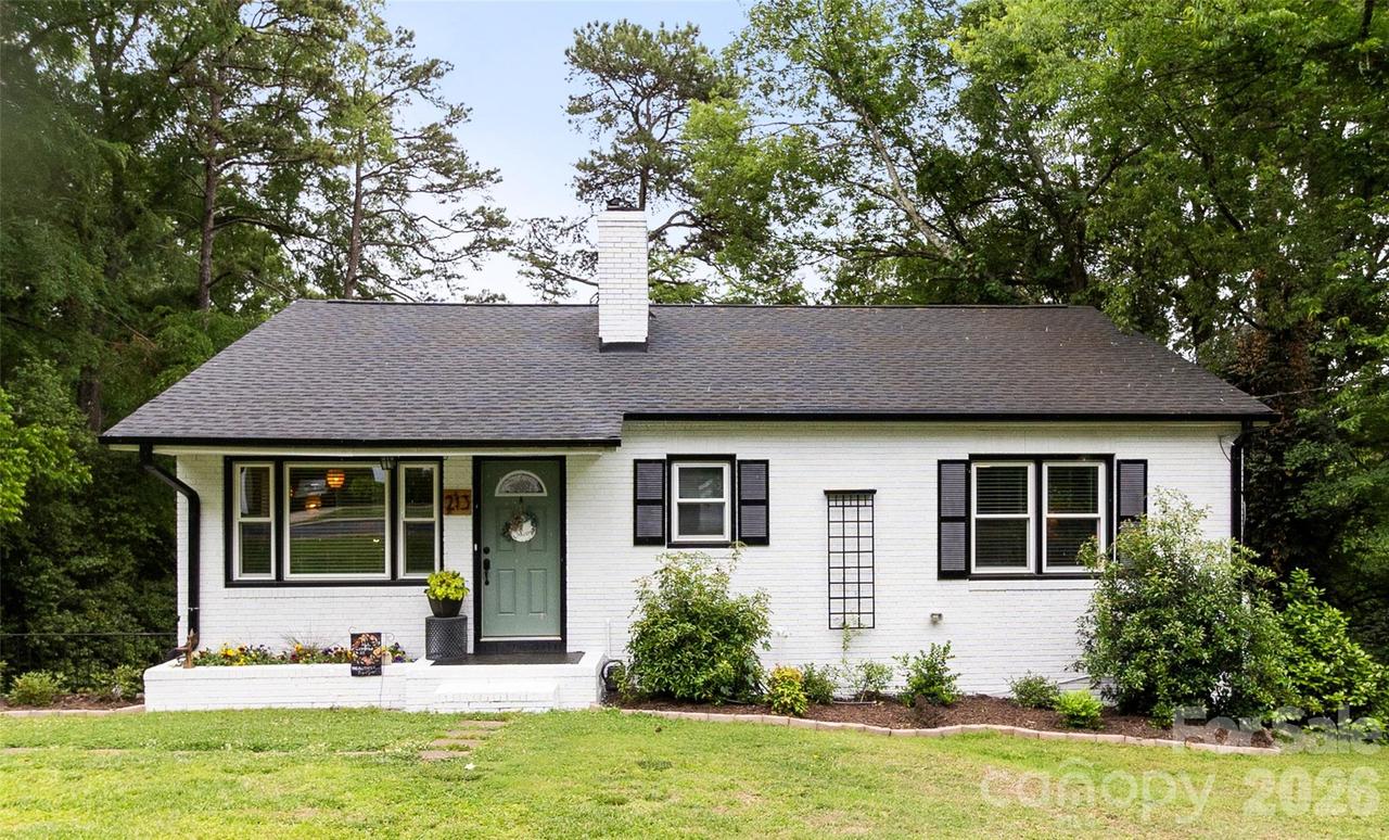213 Hillcrest Dr., Huntersville, NC 28078
