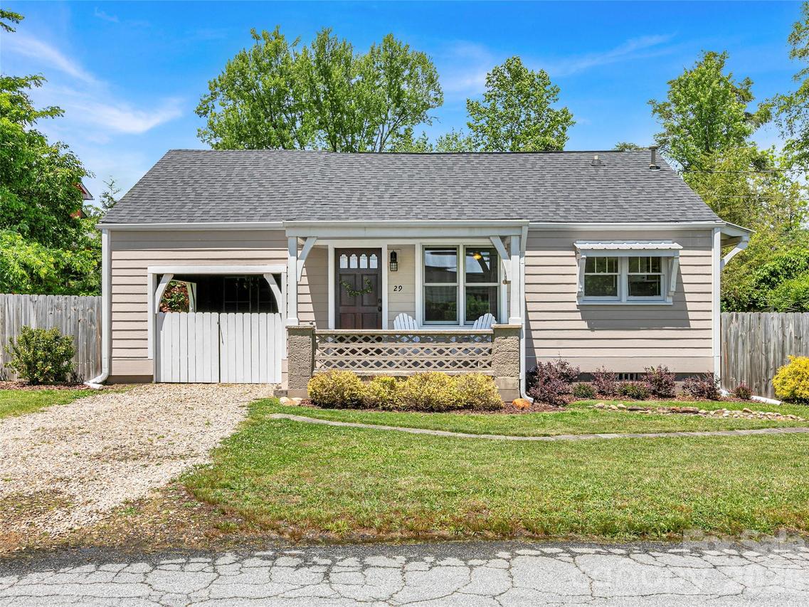29 Salem St., Brevard, NC 28712