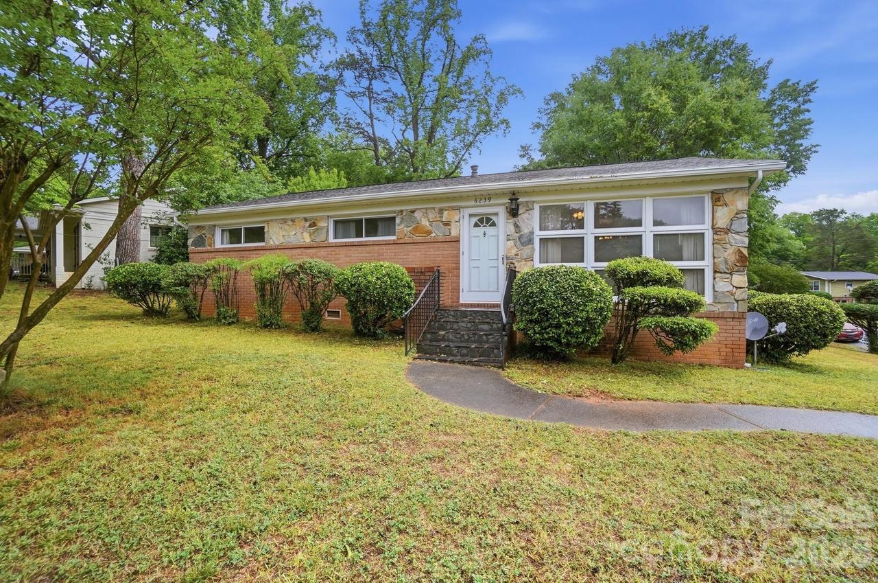 6239 Netherwood Dr., Charlotte, NC 28210