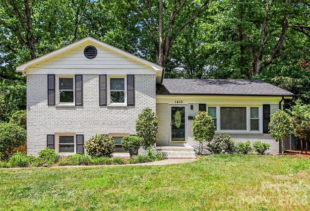 New Homes For Sale This Week That Attend Montclaire Elementary: May 8th to May 14th