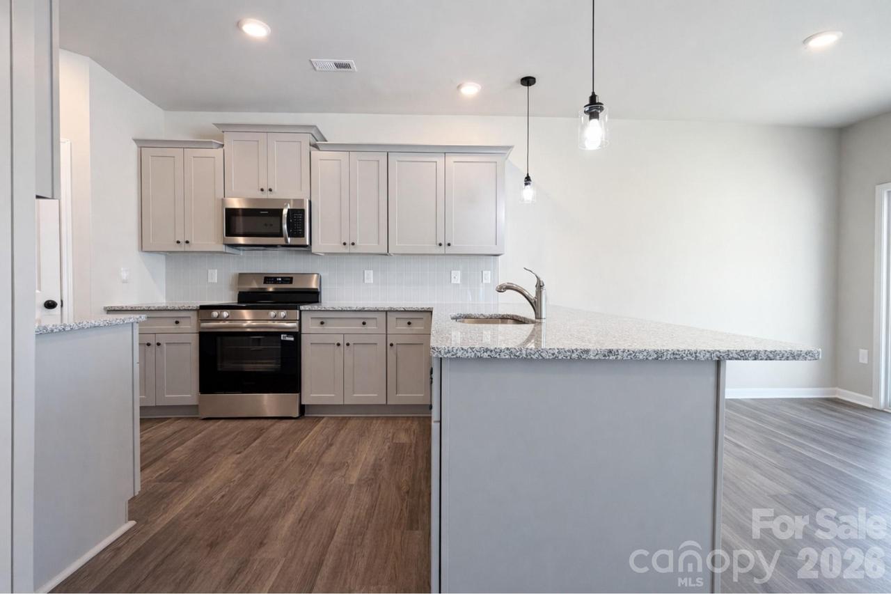 4725 Muskogee Dr., Charlotte, NC 28227