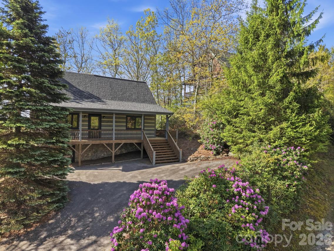 165 Little Boulder Ln., Seven Devils, NC 28604