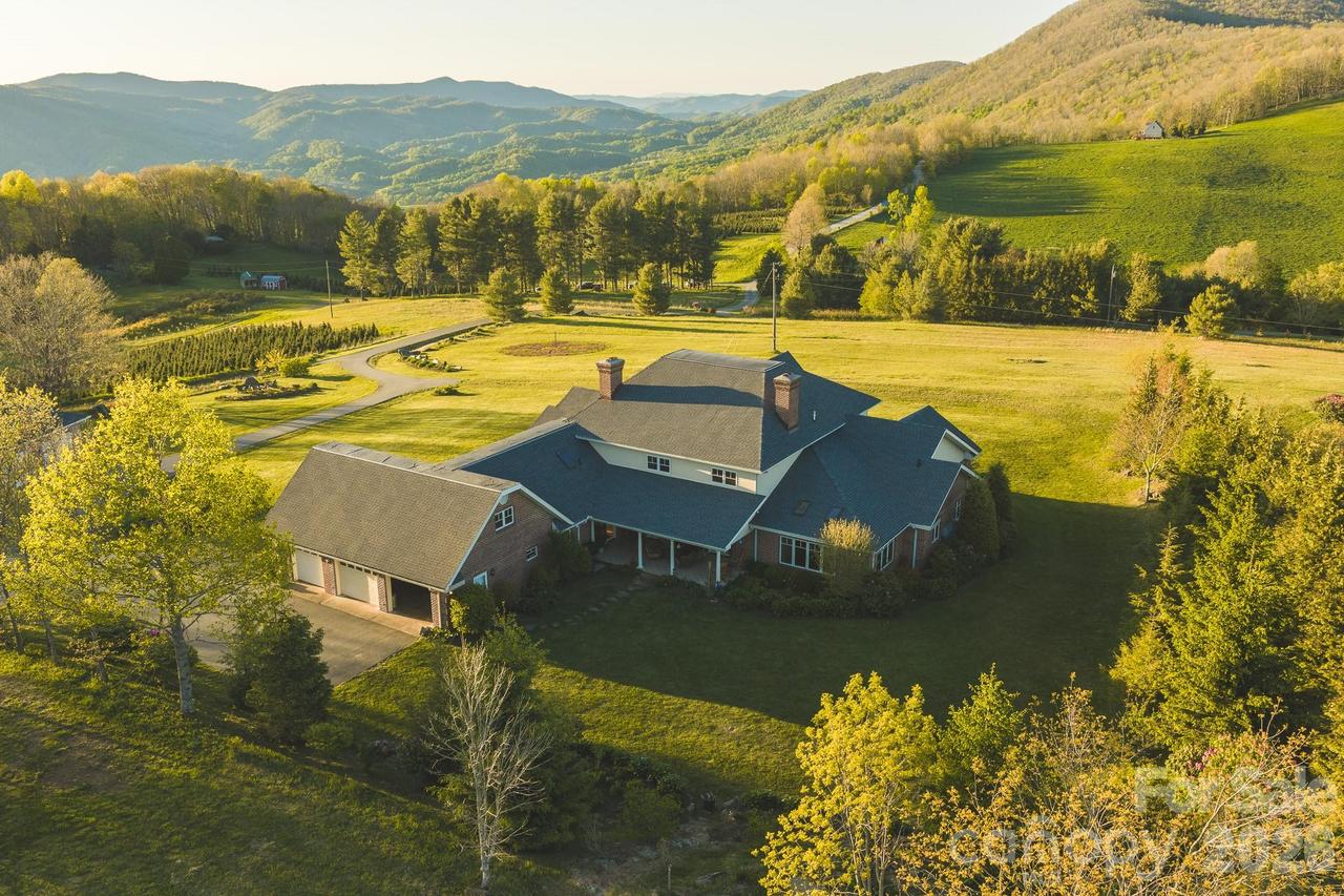 6985 Junaluska Rd., Boone, NC 28607