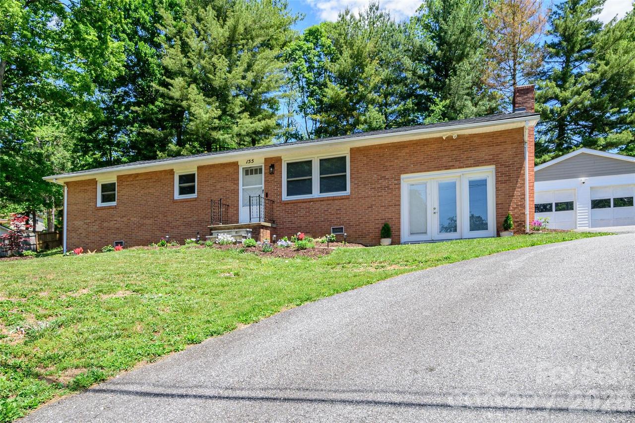 155 Chestnut Pl., Arden, NC 28704