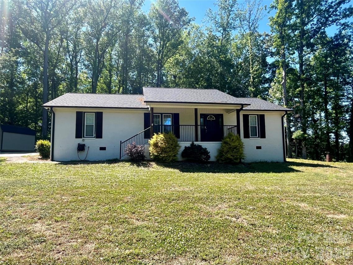 5637 Trotter Country Rd., Archdale, NC 27263