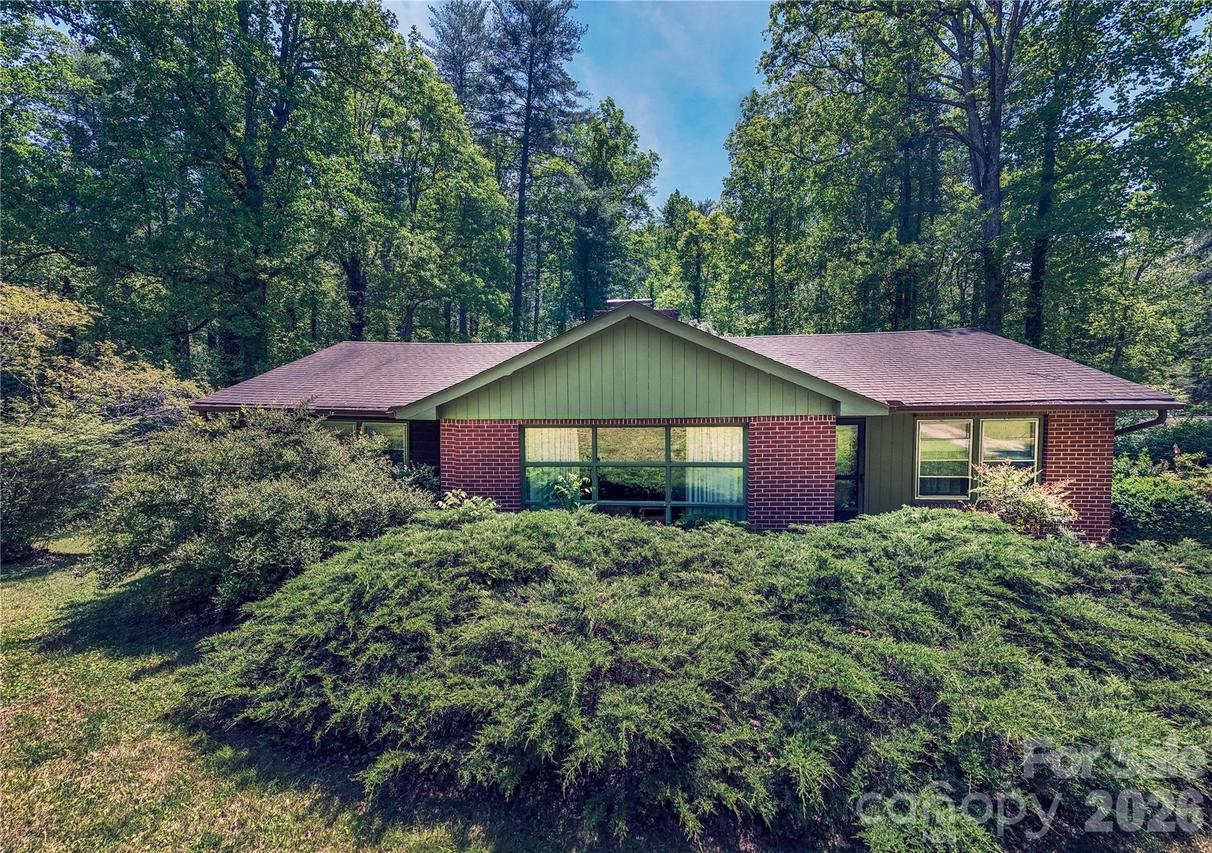 3004 Kanuga Rd., Hendersonville, NC 28739