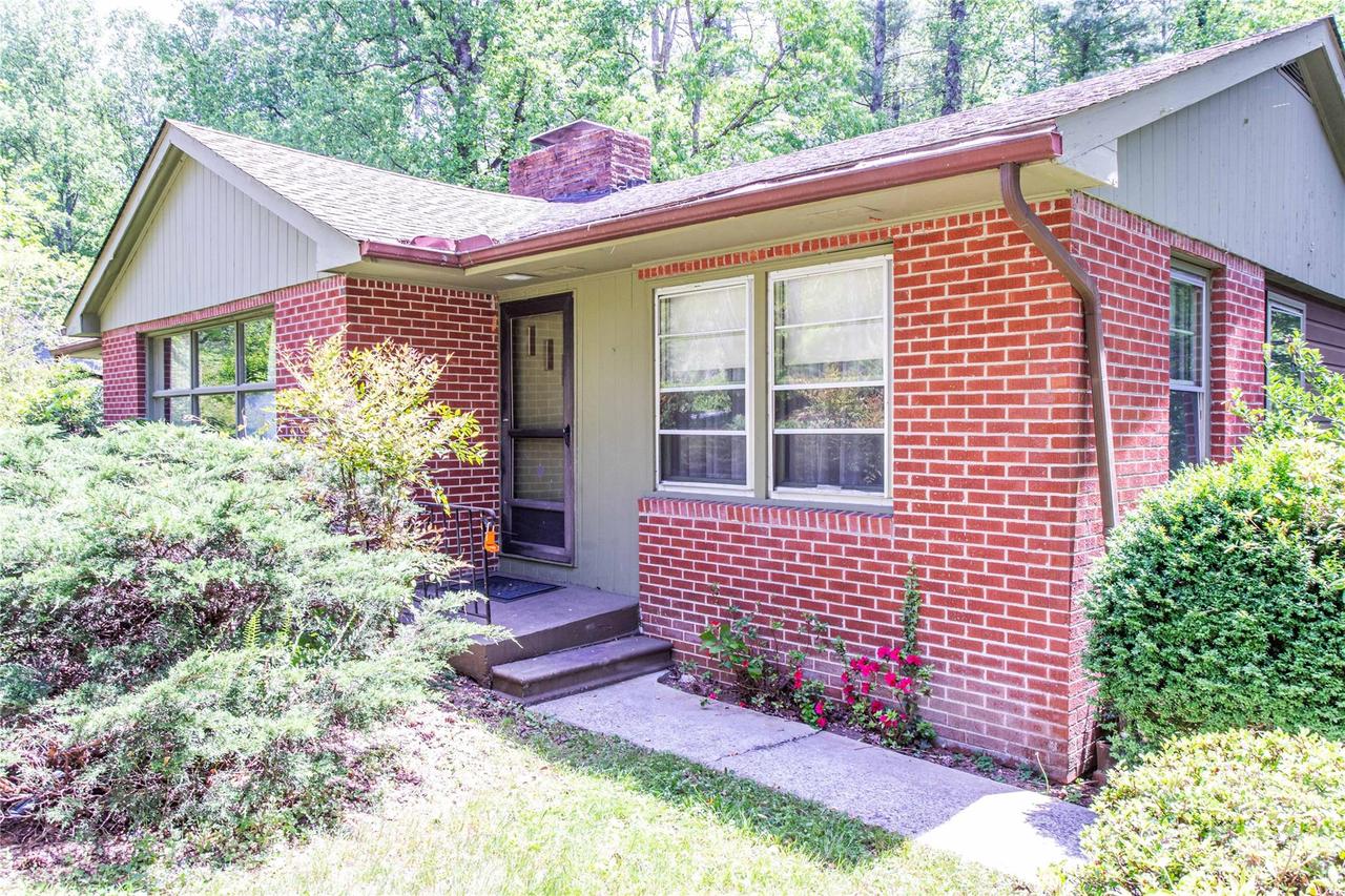 3004 Kanuga Rd., Hendersonville, NC 28739