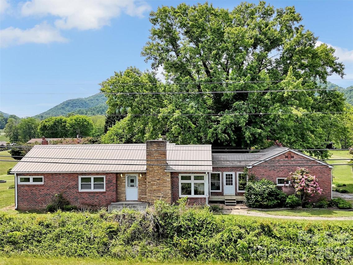 17 Hickory View Ln., Canton, NC 28716