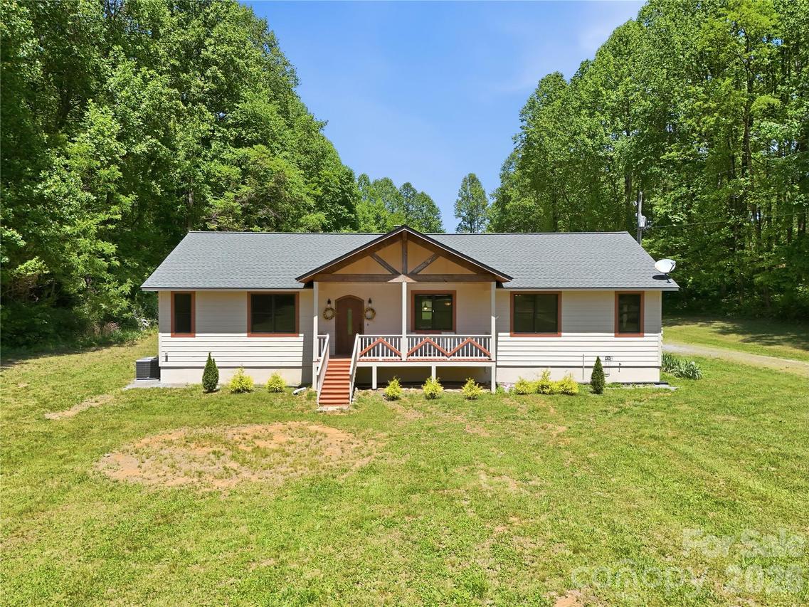 3540 Fork Creek Rd., Saluda, NC 28773