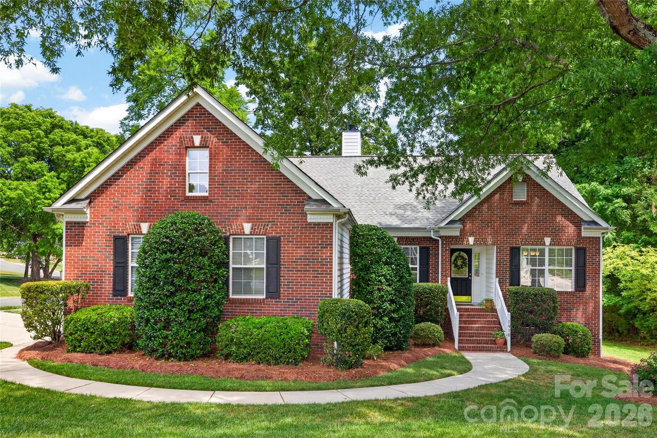 1918 Weighmont Ct., Charlotte, NC 28227