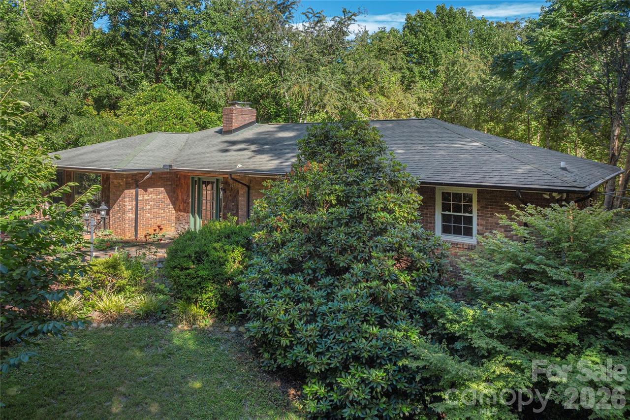 35 Mckinney Rd., Asheville, NC 28805
