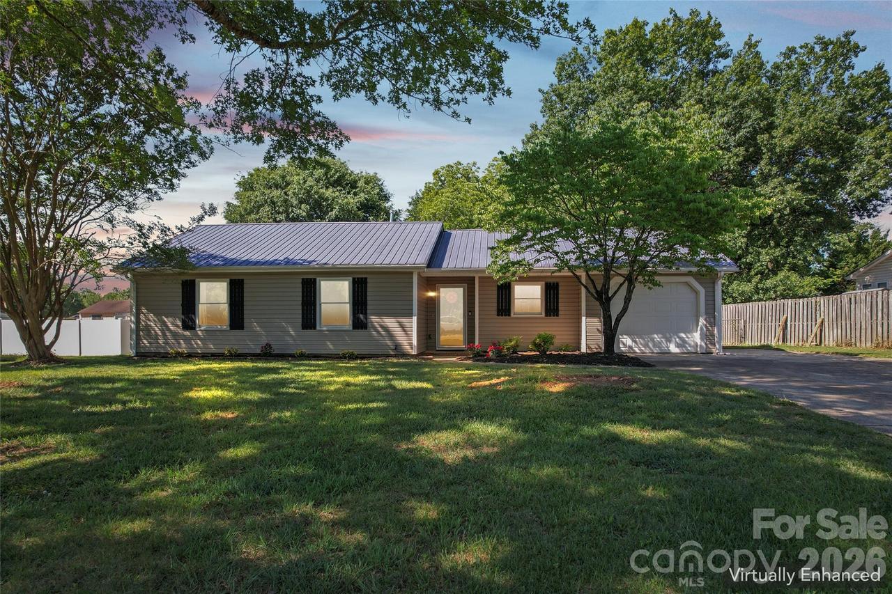 4711 Misty Hill Ln., Gastonia, NC 28056