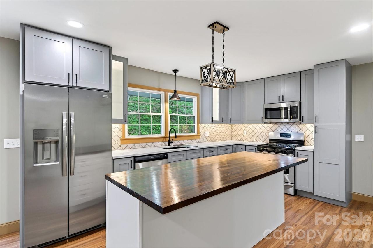 3781 S 226 Hwy., Bakersville, NC 28705
