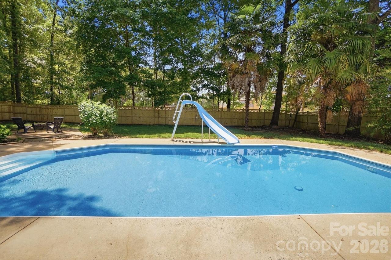 7126 Weddington Brook Dr., Matthews, NC 28104