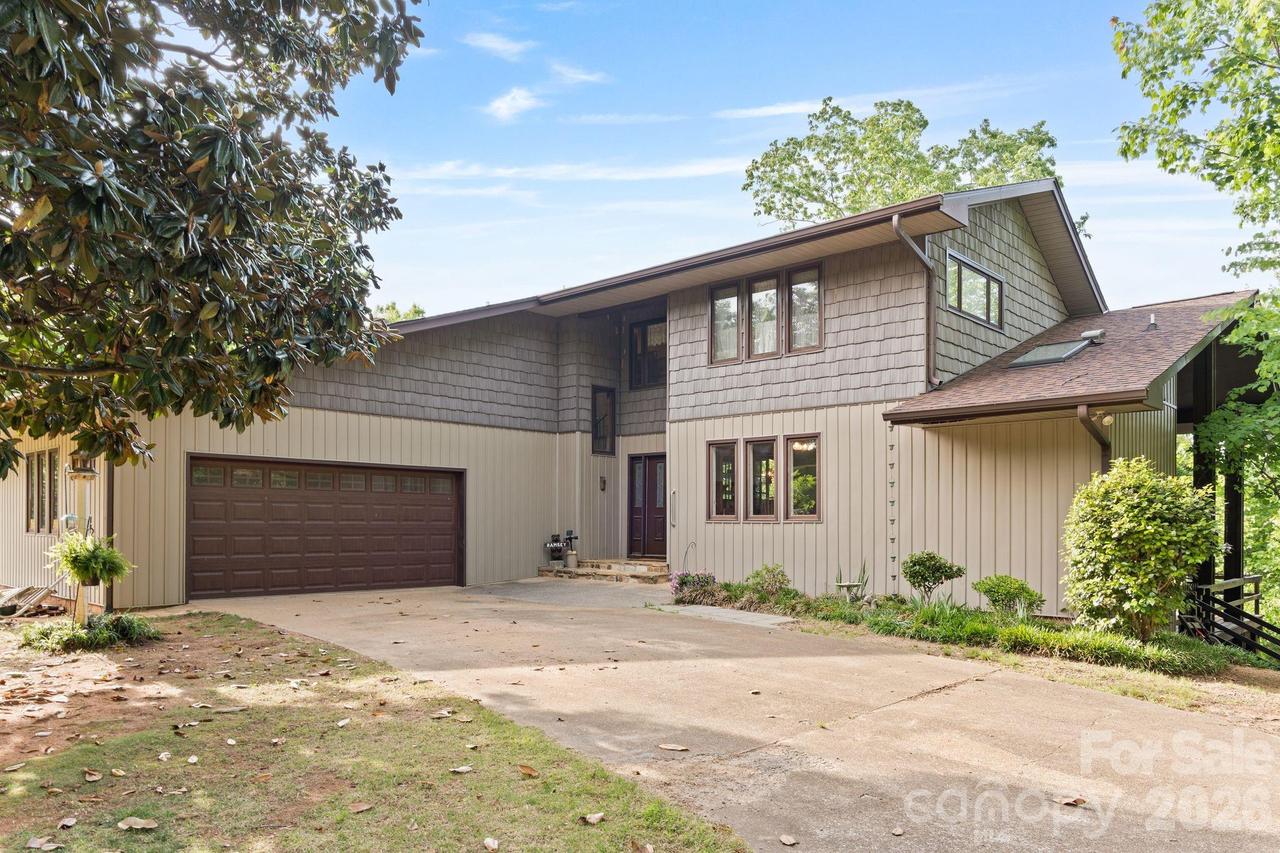 415 Reel Hollow Rd., Marion, NC 28752