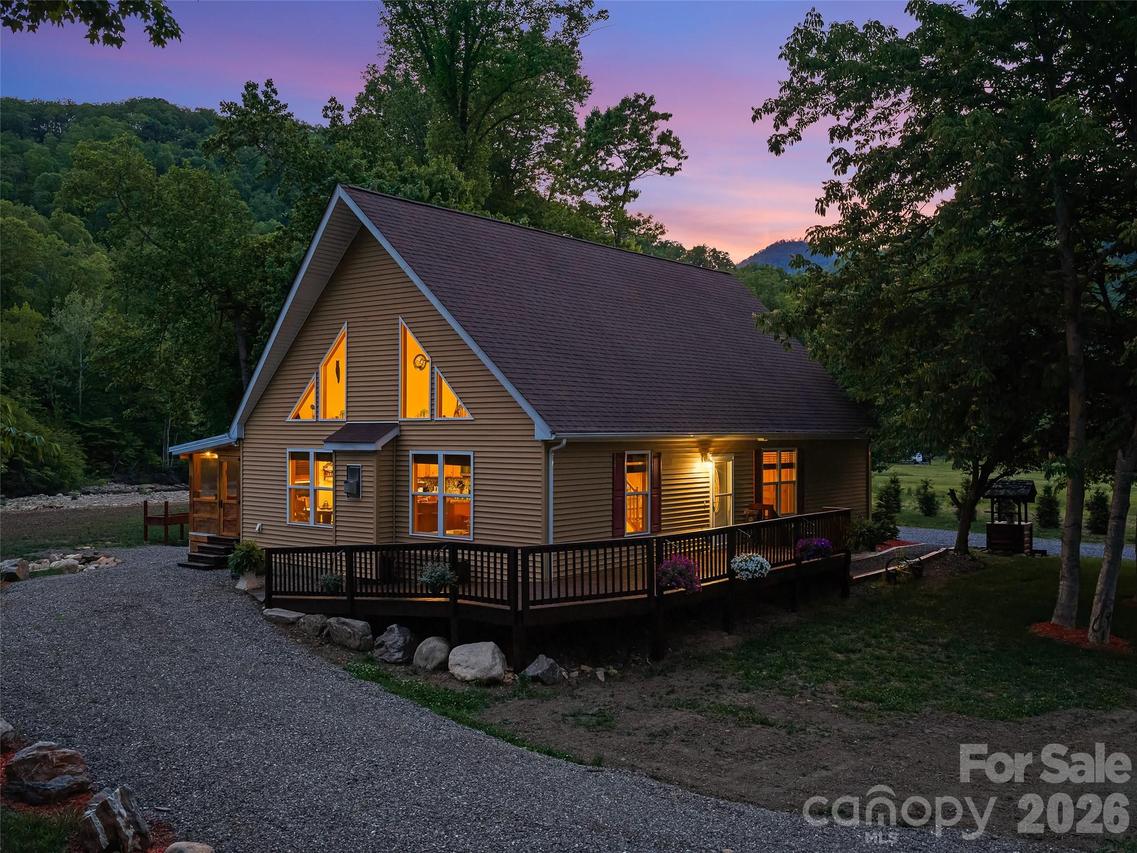 326 Ewart Wilson Rd., Burnsville, NC 28714