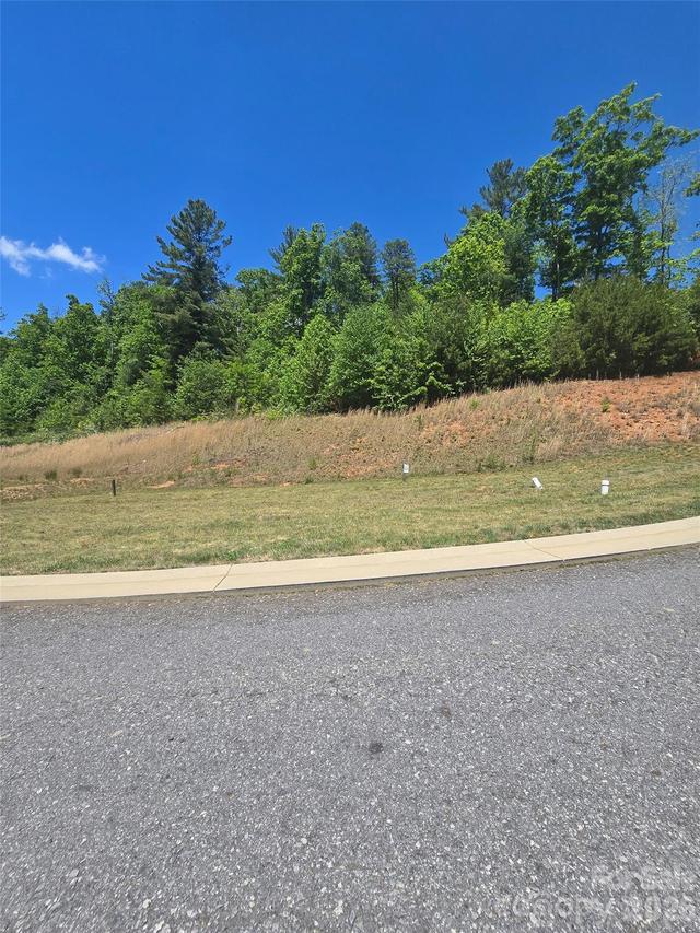 61 Westside Village Rd., Fairview, NC 28730