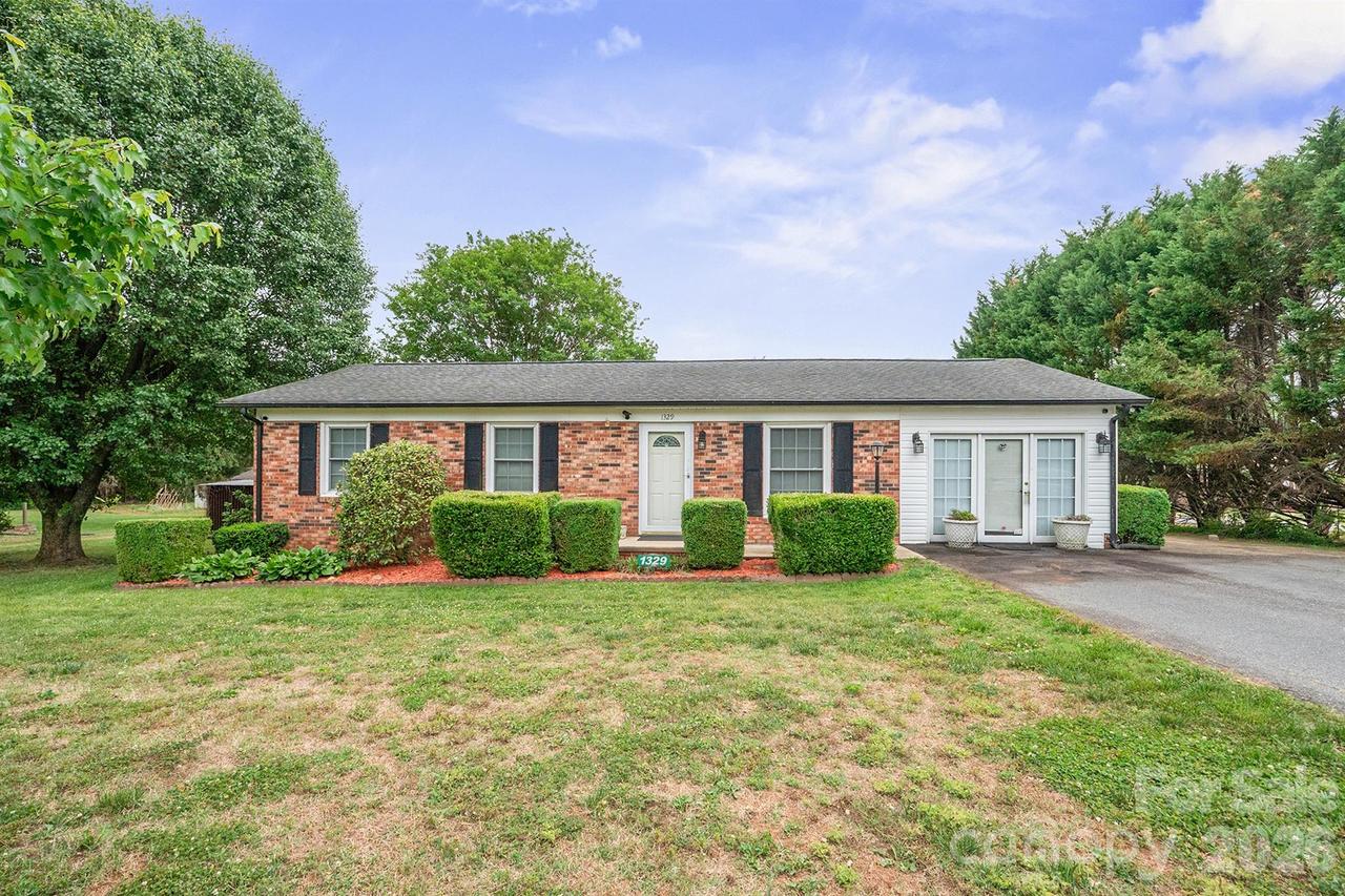 1329 Landsdowne Dr., Conover, NC 28613