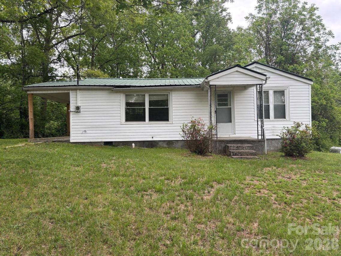 162 Phillips Ln., Spruce Pine, NC 28777