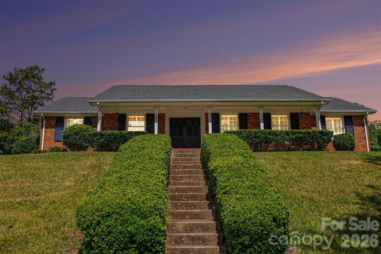 6300 Idlebrook Dr., Charlotte, NC 28212